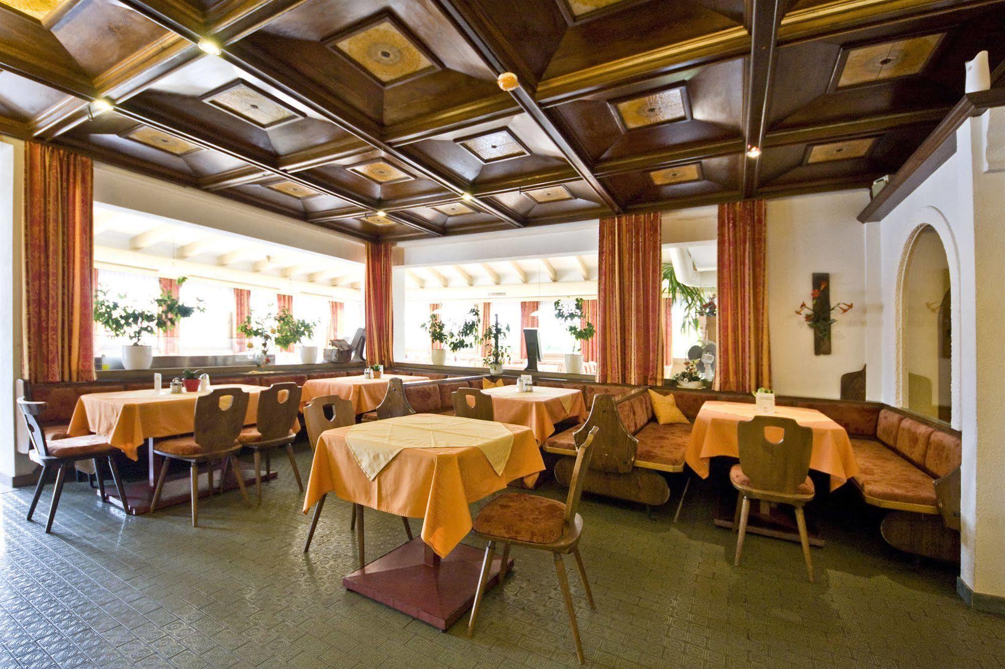 Hotel Hohe Tauern Matrei in Osttirol Bagian luar foto